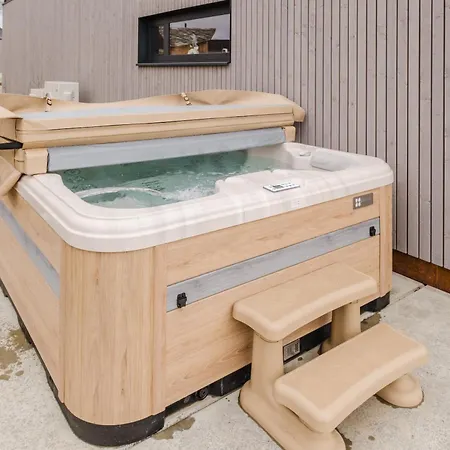 אכסניה Nature Village - Greenly N°21 - 4 Personnes Avec Jacuzzi *