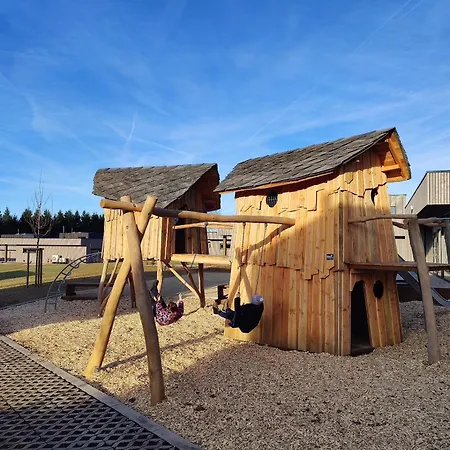 Nature Village - Greenly N°21 - 4 Personnes Avec Jacuzzi Lodge